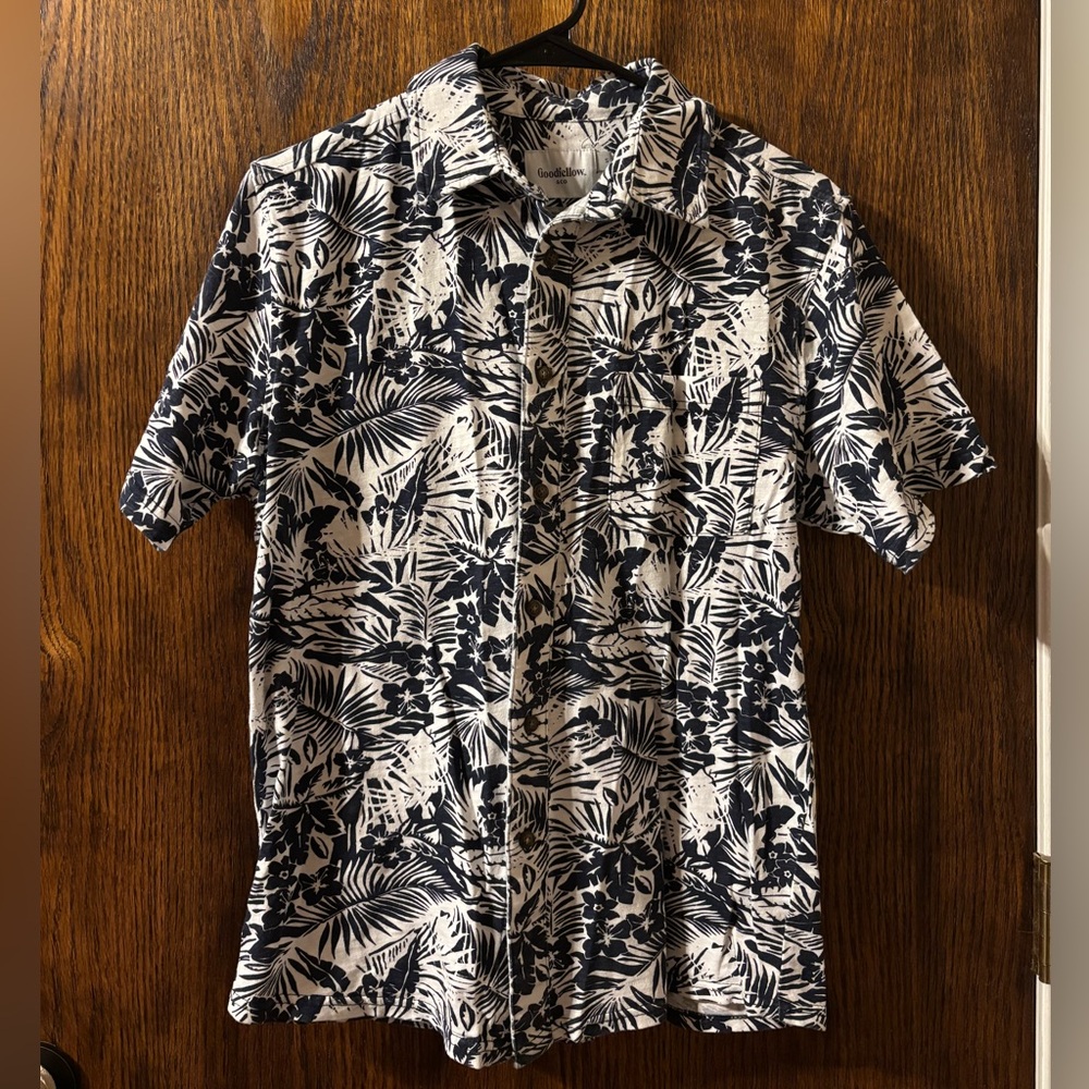 Goodfellow & Co Navy and White Casual Button Down Shirt